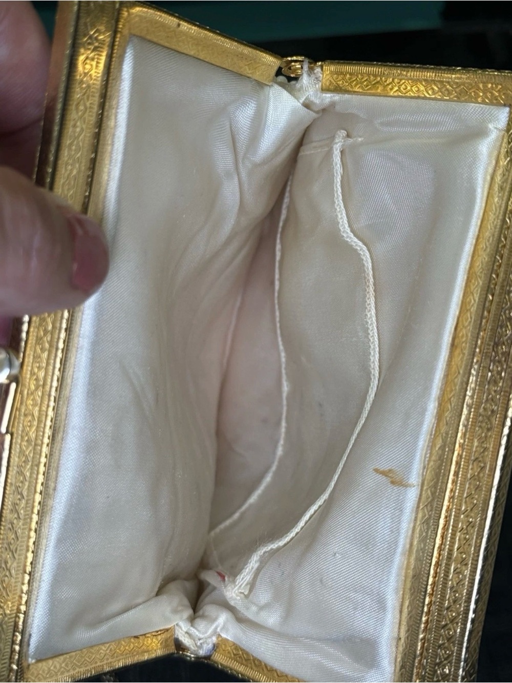 Vintage Evening Bag Ivory Raised Floral Daisies
Shimmery Purse 7x6 Ornate Frame - Picture 8 of 8